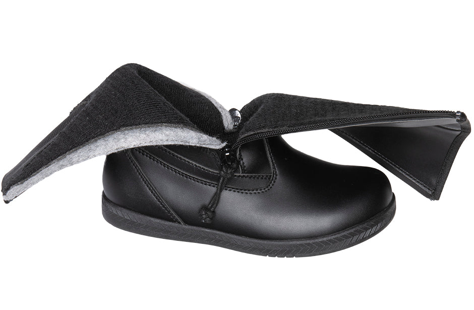 Black Rain Boots, zipper shoes, like velcro, that are adaptive, accessible, inclusive and use universal design to accommodate an afo. BILLY Footwear is medium and wide width, M, D and EEE, are comfortable, and come in toddler, kids, mens, and womens sizing.